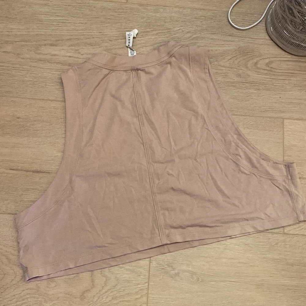 Lululemon tank - Picture 5 of 5
